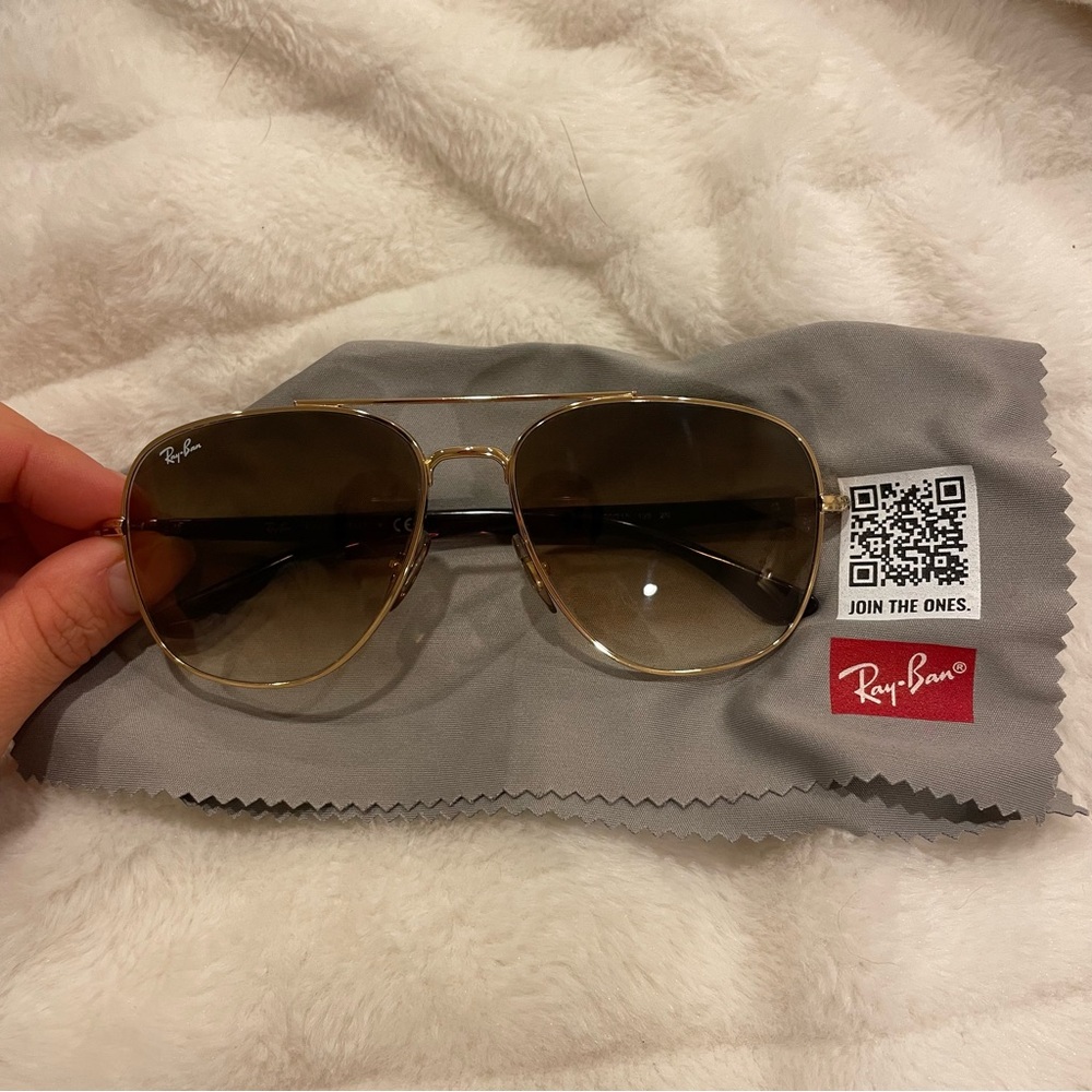 Ray-Bans RB3683